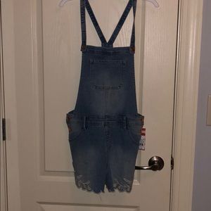 Overalls ( kids xl)  fits like a junior size 2